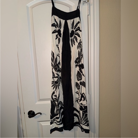 Farm Rio Sleeveless Square-Neck tropical Floral
Slim Midi Dress size XS - Picture 6 of 15